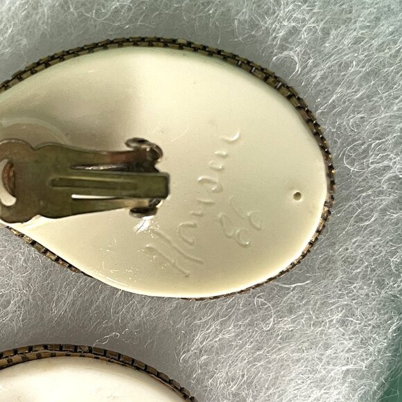 VINTAGE M & J HANSEN DESIGN Pink Green Beaded Clip-On Earrings Signed - Picture 8 of 8